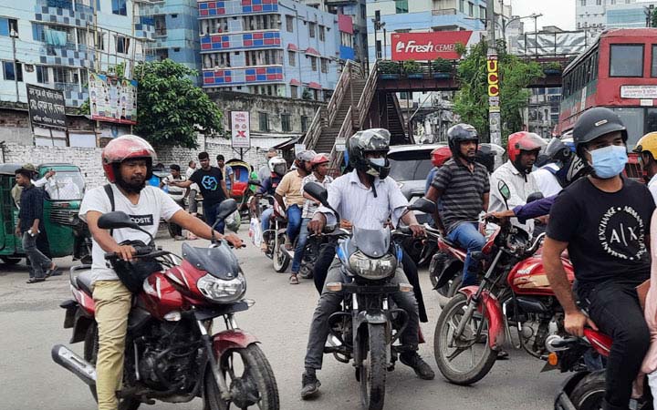 ঈদে বাড়ি যাবেন না অনেক বাইকার